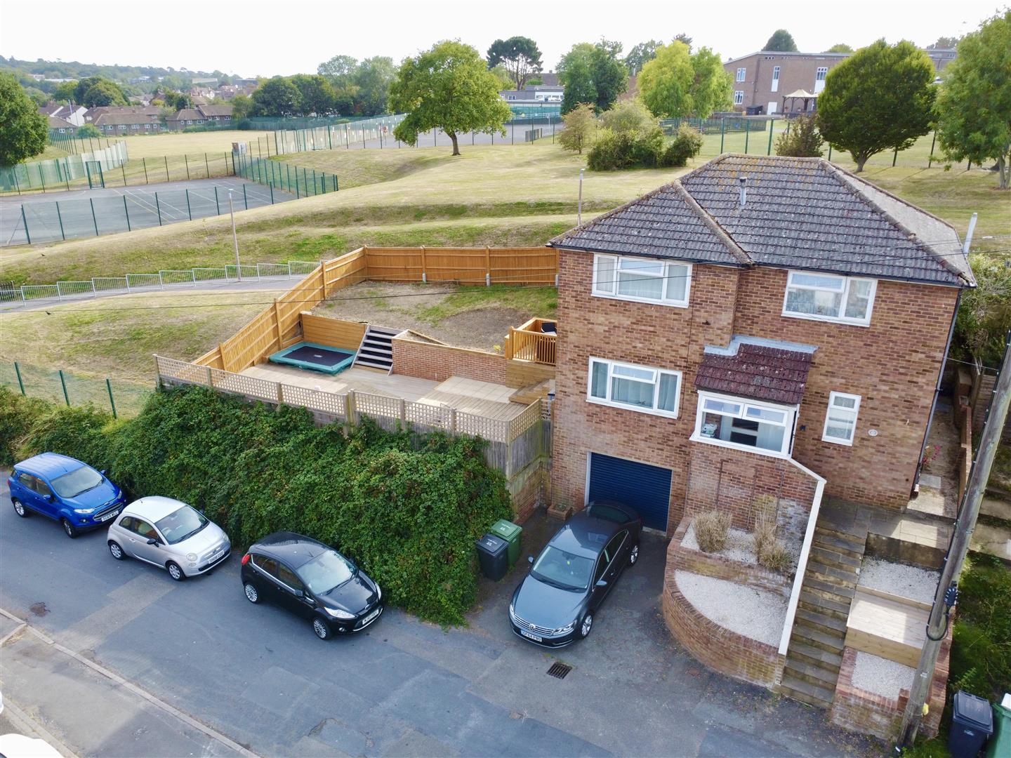 3 bed property in Hollington Old Lane, St Leonards On Sea